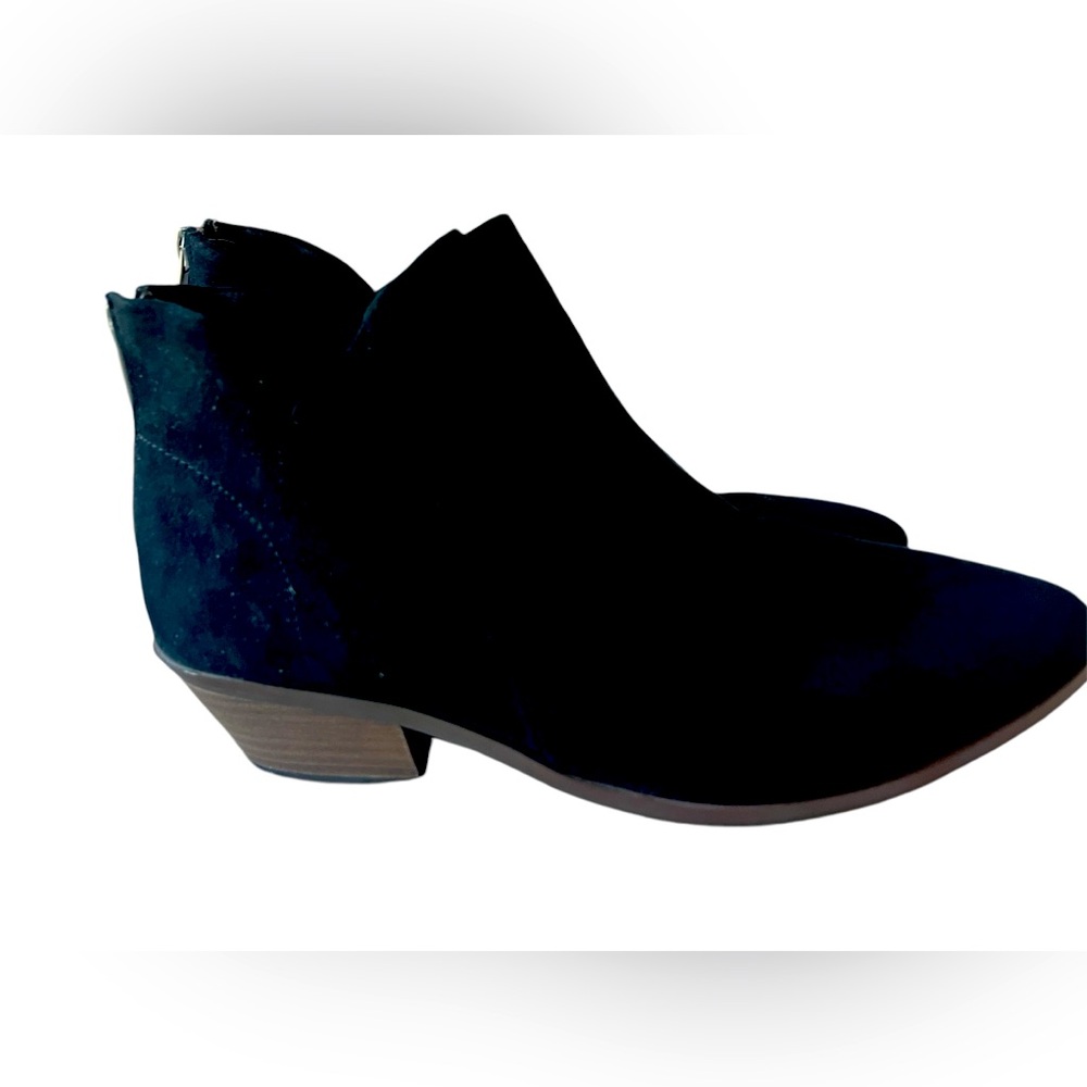 American Eagle black suede booties EUC Size-10